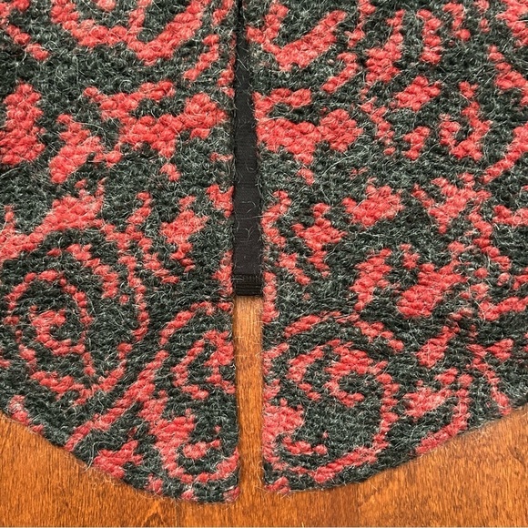 Anthropologie Asymmetrical Wool Blend Red and Black Sleeveless Vest Top, Size S - Picture 4 of 11